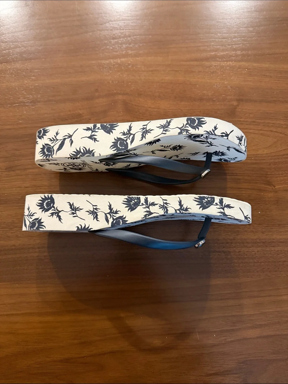 Tory Burch Black-Trim Floral Print Flip Flop Sandals